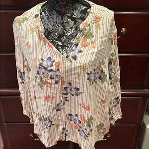 LAST CALL: Floral Button-Up Women's Top, XL